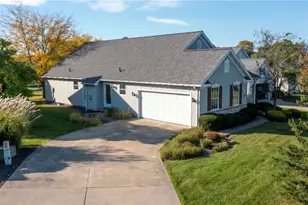 10258 Mayapple Pl, Grandview Heights, OH 44147 - Photo 1