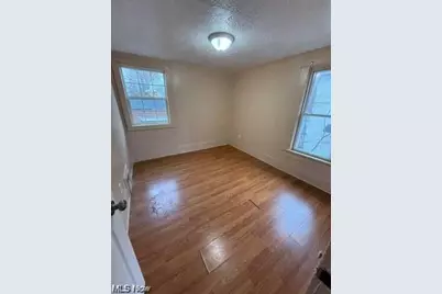 1046 6th Avenue, Akron, OH 44306 - Photo 2