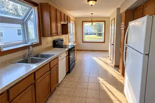 1936 Windsor St, Cuyahoga Falls, OH 44221 - Photo 4