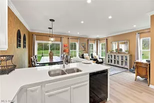 1055 Meadow Run, Copley, OH 44321 - Photo 8