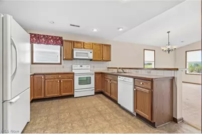 2806 Marsh Avenue NW, Canton, OH 44708 - Photo 12