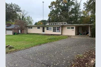 2235 Helena Avenue NW, Massillon, OH 44646 - Photo 1
