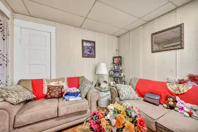 10407 Grandview Avenue, Loveland, OH 44104 - Photo 14