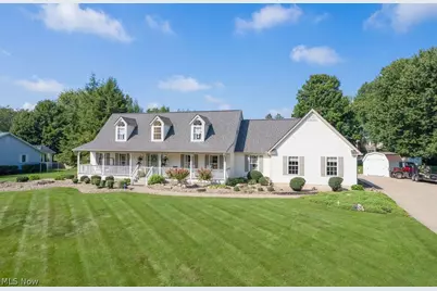 1067 Mohawk Trail SW, Hartville, OH 44632 - Photo 2