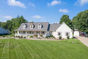 1067 Mohawk Trail SW, Hartville, OH 44632 - Photo 2