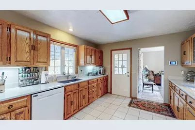 1067 Mohawk Trail SW, Hartville, OH 44632 - Photo 14