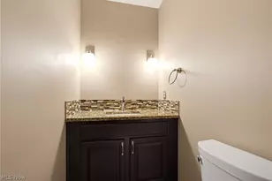 3317 Cherrywood Dr, Barberton, OH 44203 - Photo 22