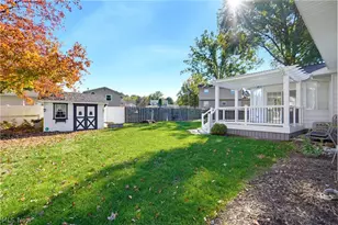 3317 Cherrywood Dr, Barberton, OH 44203 - Photo 32