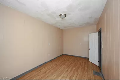 868 N Main Street, Akron, OH 44310 - Photo 8
