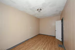 868 N Main St, Akron, OH 44310 - Photo 8