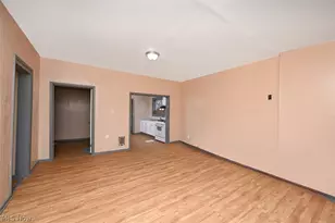 868 N Main St, Akron, OH 44310 - Photo 16