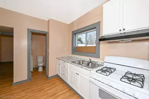 868 N Main St, Akron, OH 44310 - Photo 10