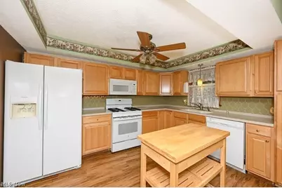 490 Bonshire Road, Akron, OH 44319 - Photo 2