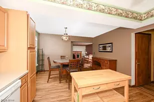490 Bonshire Rd, Akron, OH 44319 - Photo 4