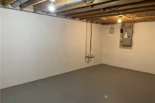 827 Marie Ave, Akron, OH 44314 - Photo 12