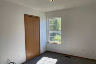 827 Marie Ave, Akron, OH 44314 - Photo 6