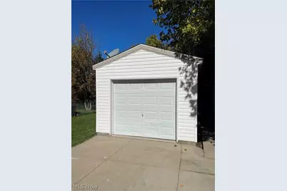 827 Marie Avenue, Akron, OH 44314 - Photo 18