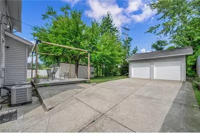 2203 Bunts Road, Oakwood, OH 44107 - Photo 36
