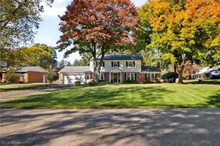 2115 Hunting Valley St NW, North Canton, OH 44720 - Photo 2