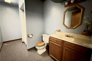 6899 Corrine Dr NW, Canton, OH 44718 - Photo 38