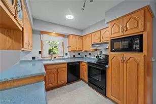 651 Ivywood Dr, Tallmadge, OH 44278 - Photo 12