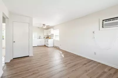 672-674 Bettes Avenue, Akron, OH 44310 - Photo 4