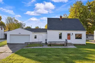 2917 Kirby Ave NE, Canton, OH 44705 - Photo 1