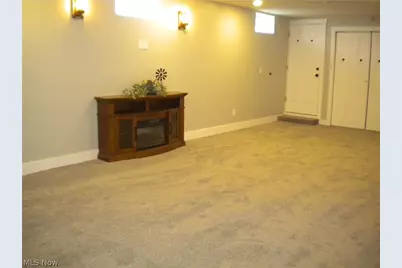 139 W State Street, Barberton, OH 44203 - Photo 6