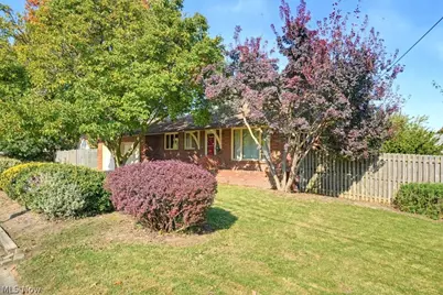 811 Hunt Street, Akron, OH 44306 - Photo 2
