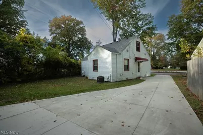14613 Emery Avenue, Loveland, OH 44135 - Photo 8