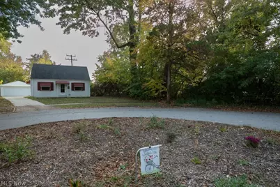 14613 Emery Avenue, Loveland, OH 44135 - Photo 2