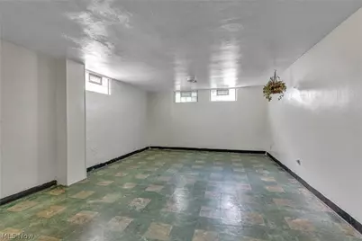 795 S Hawkins Avenue, Akron, OH 44320 - Photo 24