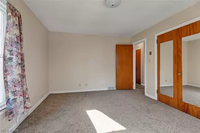 795 S Hawkins Avenue, Akron, OH 44320 - Photo 18
