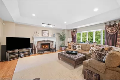 8650 Treetop Trail, Grandview Heights, OH 44147 - Photo 12