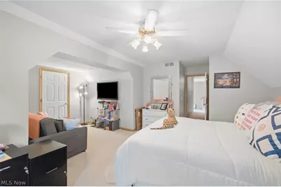 8650 Treetop Trail, Grandview Heights, OH 44147 - Photo 32