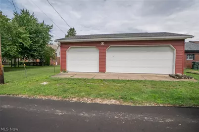 1326 12th Street NW, Canton, OH 44703 - Photo 2
