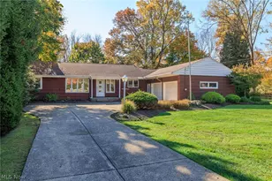 2812 E Wallings Rd, Grandview Heights, OH 44147 - Photo 1