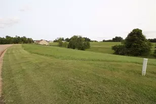 5060 Wilshire Dr, Zanesville, OH 43701 - Photo 1