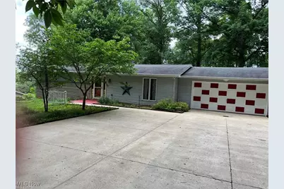 965 Blossom Lane, Zanesville, OH 43701 - Photo 1