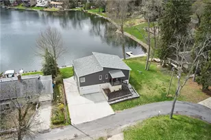 810 Point Dr, Akron, OH 44319 - Photo 1