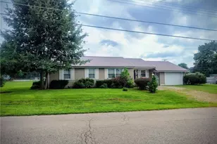 16 Beechrock Dr, Zanesville, OH 43701 - Photo 1