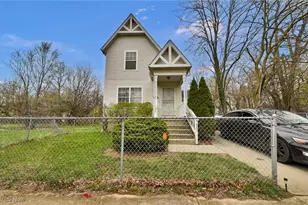 685 E 101st St, Loveland, OH 44108 - Photo 1