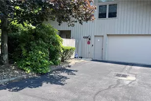 250 Laurel Cir, Aurora, OH 44202 - Photo 1