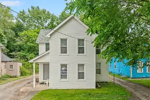 319 Sterling Ct, Akron, OH 44304 - Photo 1