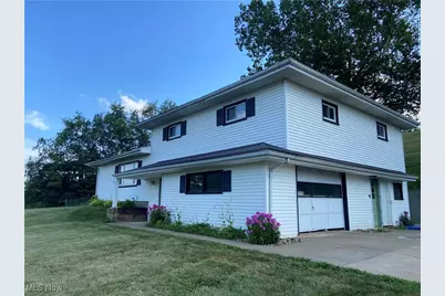 100 Crestview Drive, Newcomerstown, OH 43832 - Photo 1