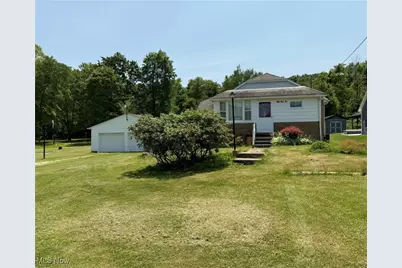 4598 Maple Grove Road SE, Uhrichsville, OH 44683 - Photo 1