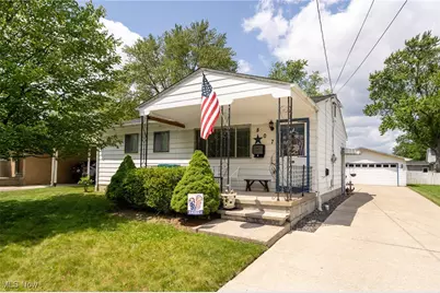 807 Hollywood Boulevard, Elyria, OH 44035 - Photo 1