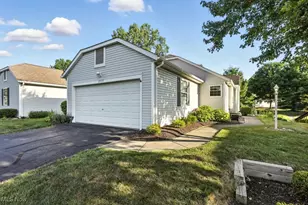 2713 York Dr, Stow, OH 44224 - Photo 1