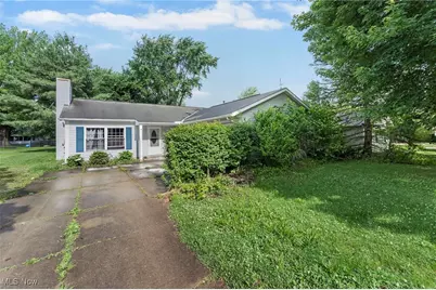 223 E Parkway Drive, Madison, OH 44057 - Photo 1