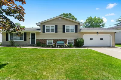149 Country Green Drive, Austintown, OH 44515 - Photo 1